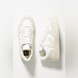 NWT - Veja V-10 Sneakers - White Natural Pierre - Size 42 (US 11/12)